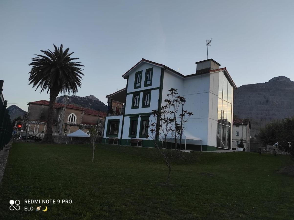 Albergue De Santullan 카스트로우르디알레스 외부 사진