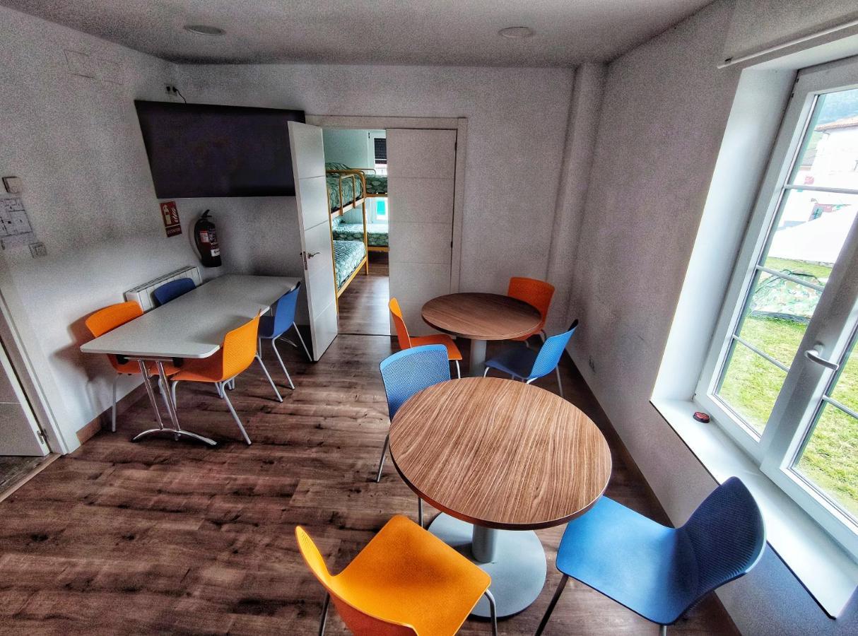 Albergue De Santullan 카스트로우르디알레스 외부 사진